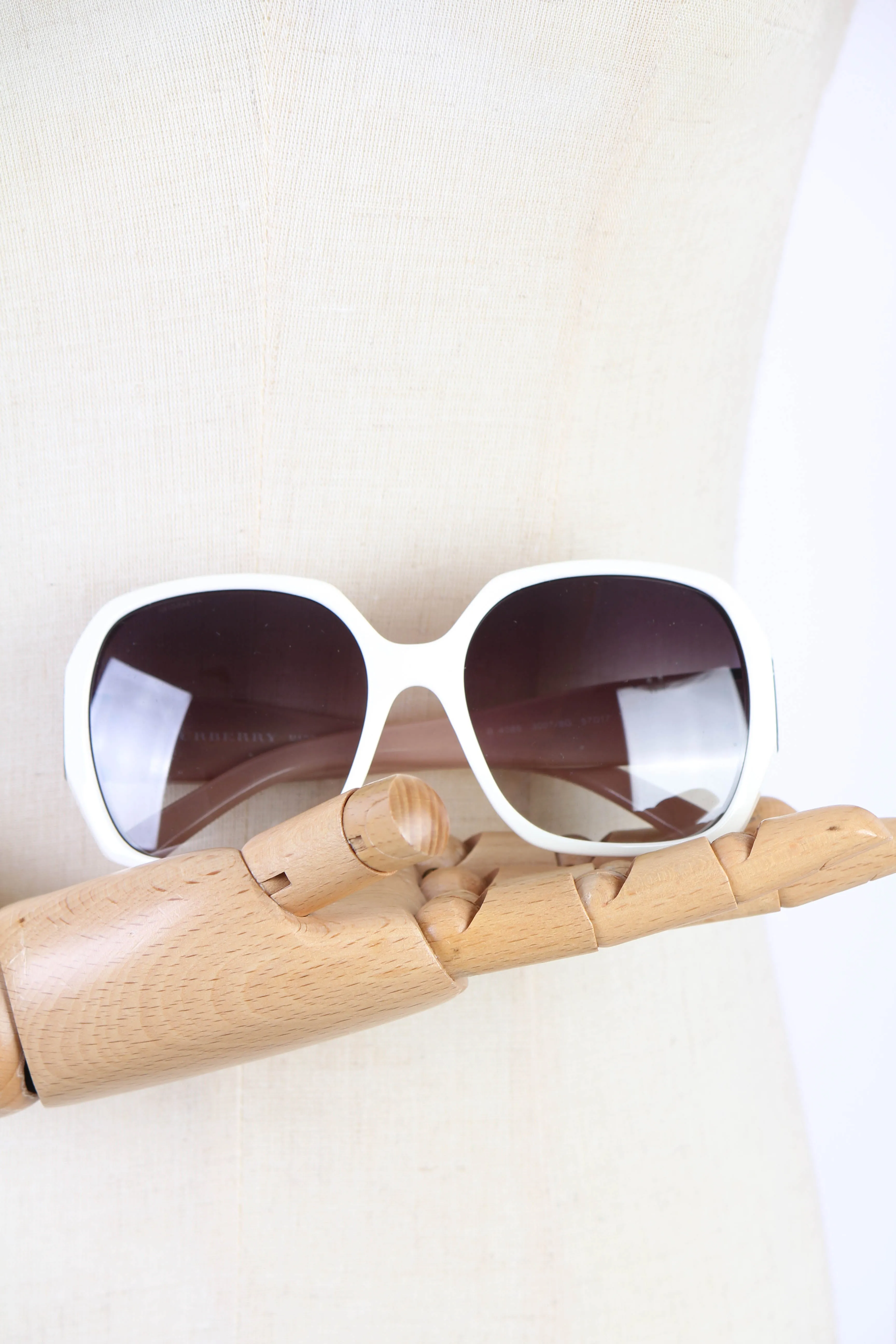 BURBERRY Oversized Gradient Sunglasses