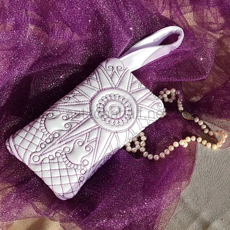Midnight Sun ITH Zipper Purse